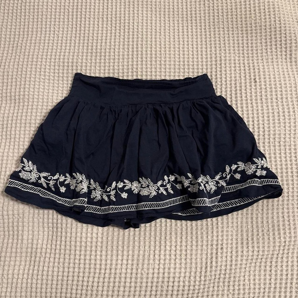 Aéropostale Y2K Embroidered Skirt Navy Floral Mini